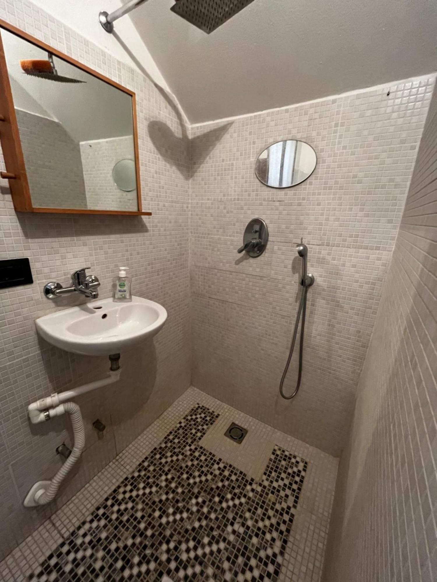 Camera Con Bagno Mirjana Cislago Bagian luar foto
